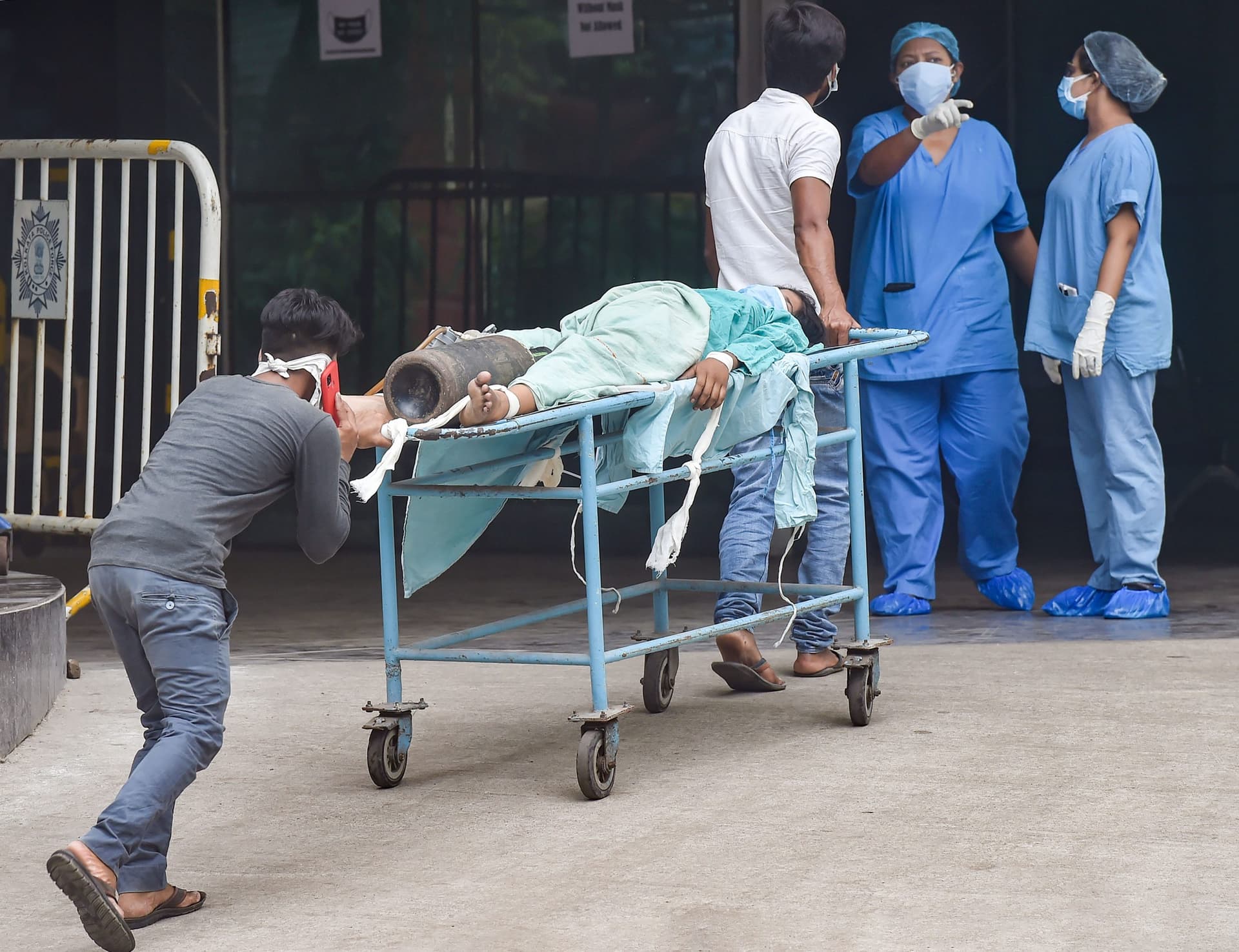Coronavirus Updates: छत्तीसगढ़ में 18+ के लिए मुफ्त में कोविड वैक्सीन : मुख्यमंत्री, केरल में आज सामने आए कोरोना के 37,199 नए मामले