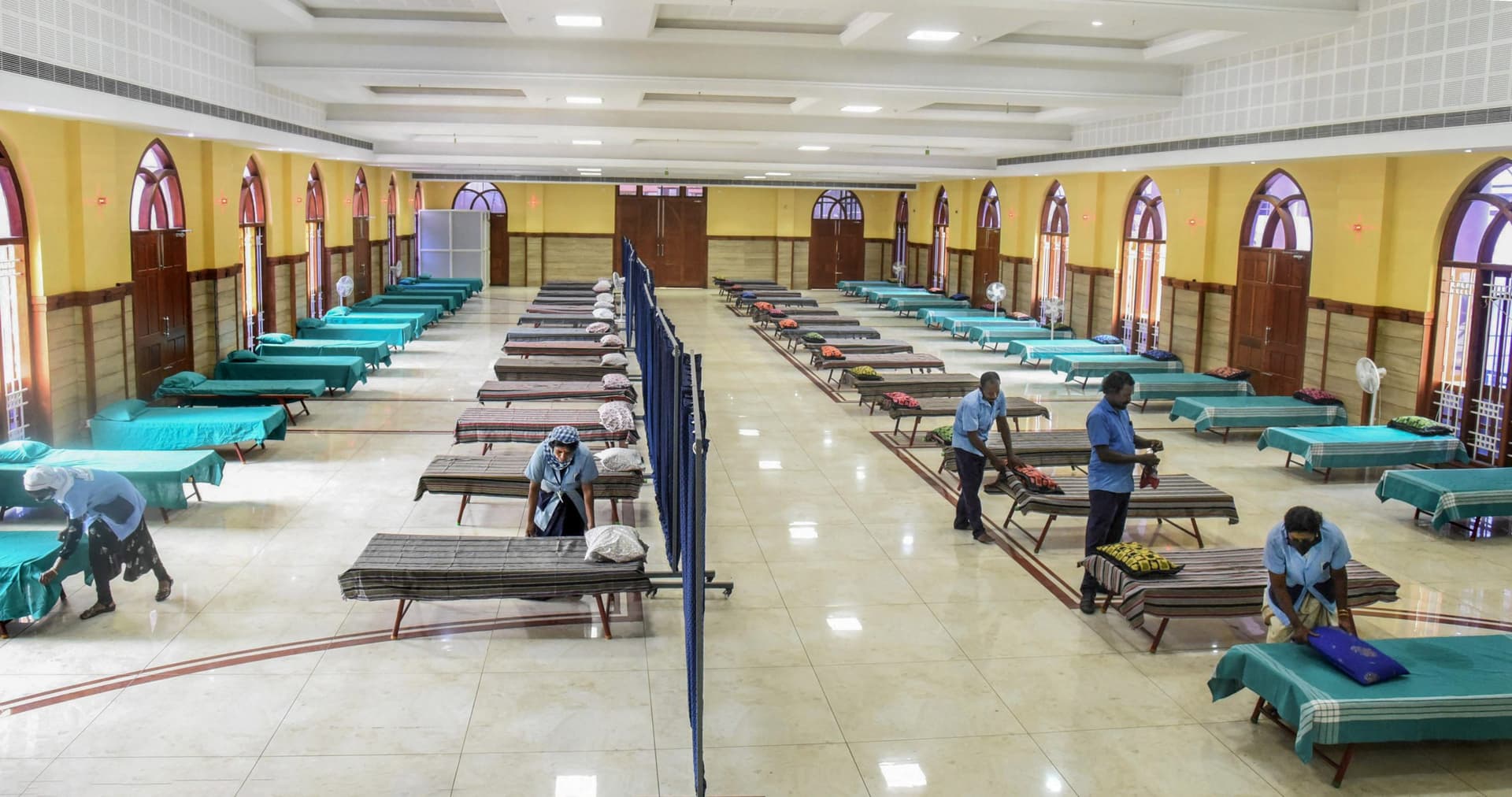 Coronavirus India Updates : महाराष्ट्र में पिछले 24 घंटे में कोरोना के 48,700 नए मामले,  यूपी में फर्जी इंजेक्शन तैयार कर कोरोना पीड़ितों को बेचने के आरोप में 5 गिरफ्तार