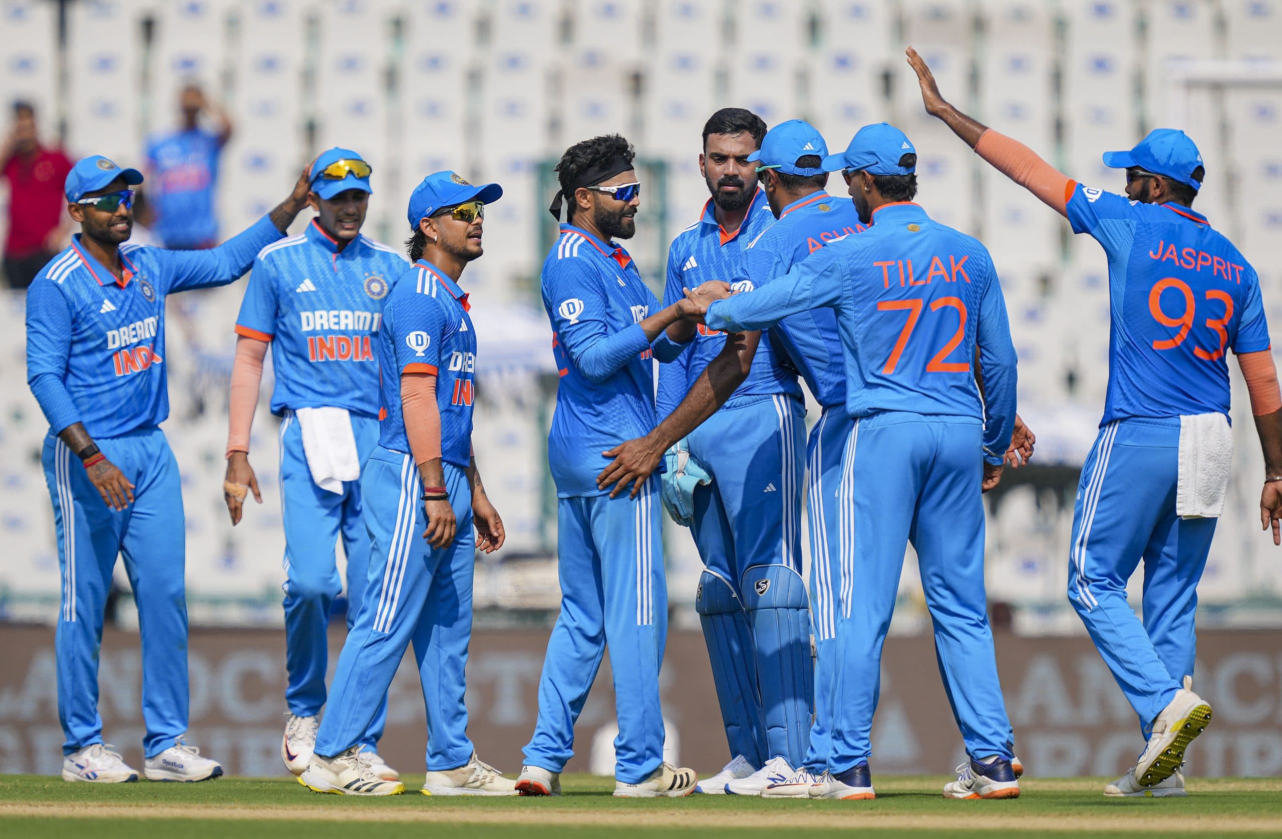 IND vs AUS: ऑस्ट्रेलिया को 5 विकेट से हराकर वनडे रैंकिंग में टॉप पर पहुंचा भारत, वर्ल्ड कप से पहले दिखाया दम