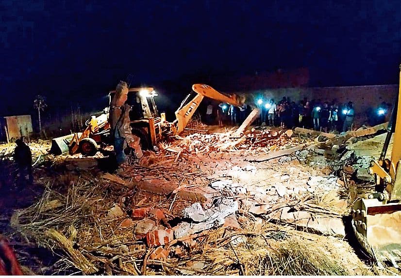 Jharkhand News: गिरिडीह में विस्फोट से मकान ध्वस्त, एक ही परिवार की दो महिला समेत 2 बच्चों की मौत