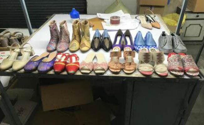 यहां से खरीदें खादी से जूते और चप्पल, त्योहारी सीजन में रहें आराम से