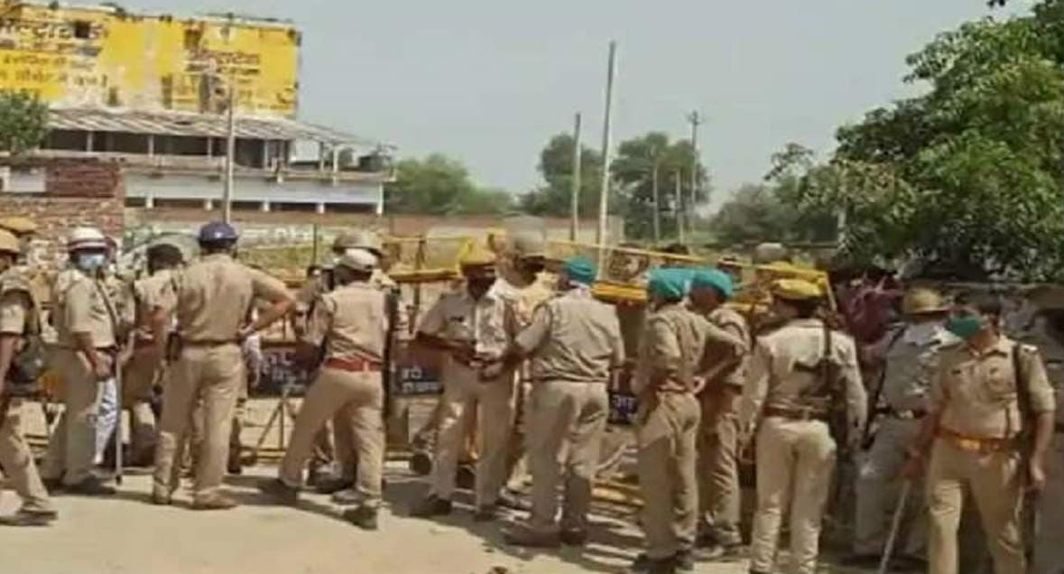 Hathras Gangrape Case: पीड़िता के गांव में नेता और मीडिया की ‘नो एंट्री’, सीएम योगी बोले- दोषियों को देंगे ऐसा दंड, जो मिसाल बनेगा