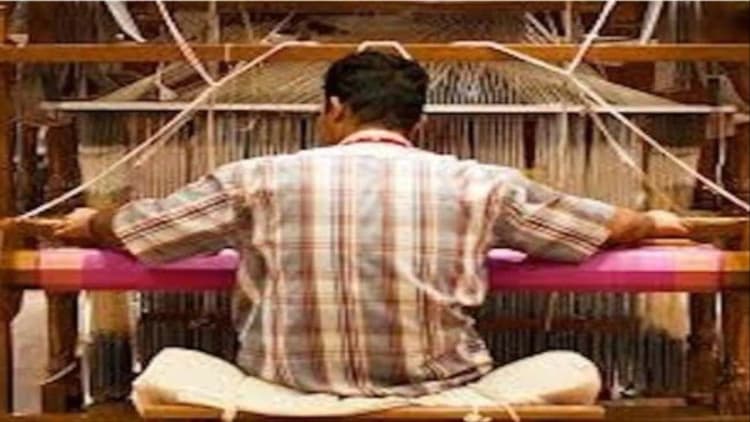 बुनकरों के लिए खुशहाली लेकर आया दो माह का सावन, दो माह में सात करोड़ तक के कारोबार की उम्मीद