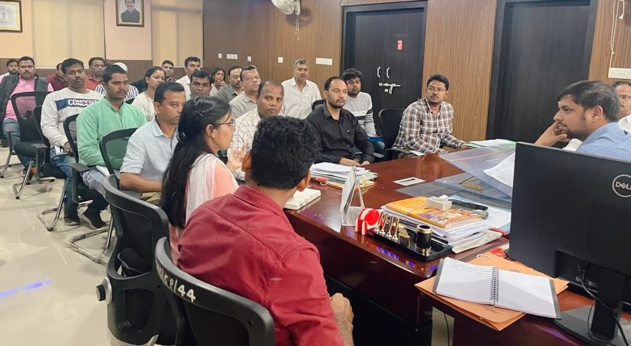 बोकारो : बकाया जल शुल्क नहीं देने पर कटेगा कनेक्शन, चास नगर निगम में राजस्व वसूली को लेकर की गयी समीक्षा बैठक