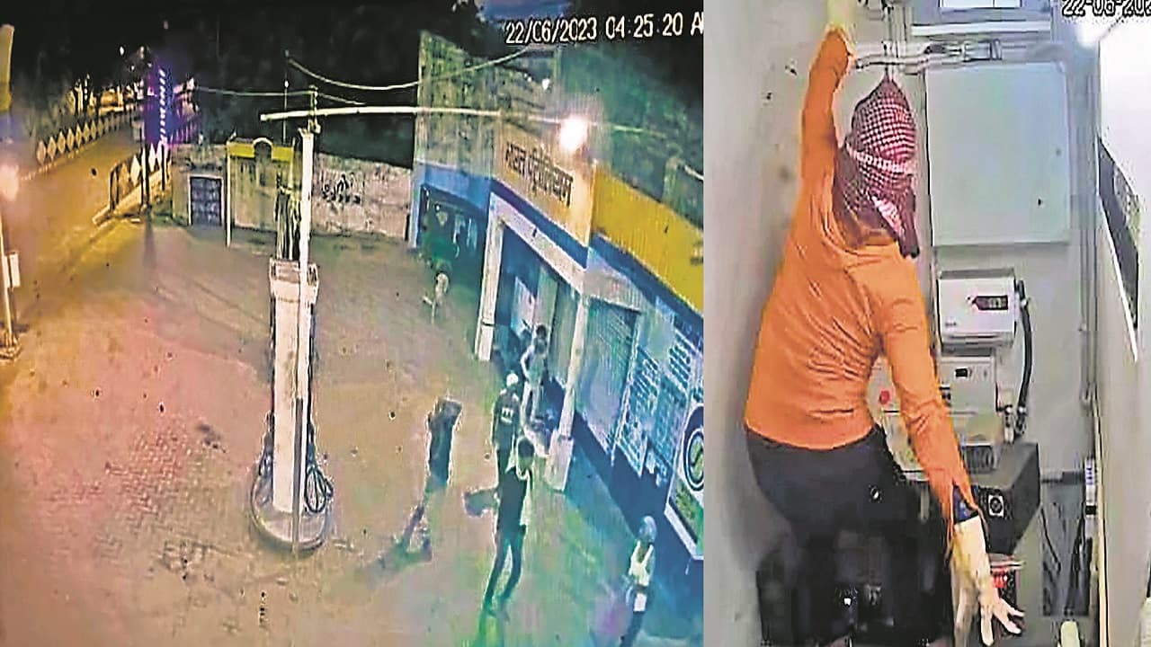 बिहार: मुंगेर में अपराधियों ने SBI का एटीएम काटकर लूटा 25 लाख, सीसीटीवी फुटेज में कैद हुए बदमाश