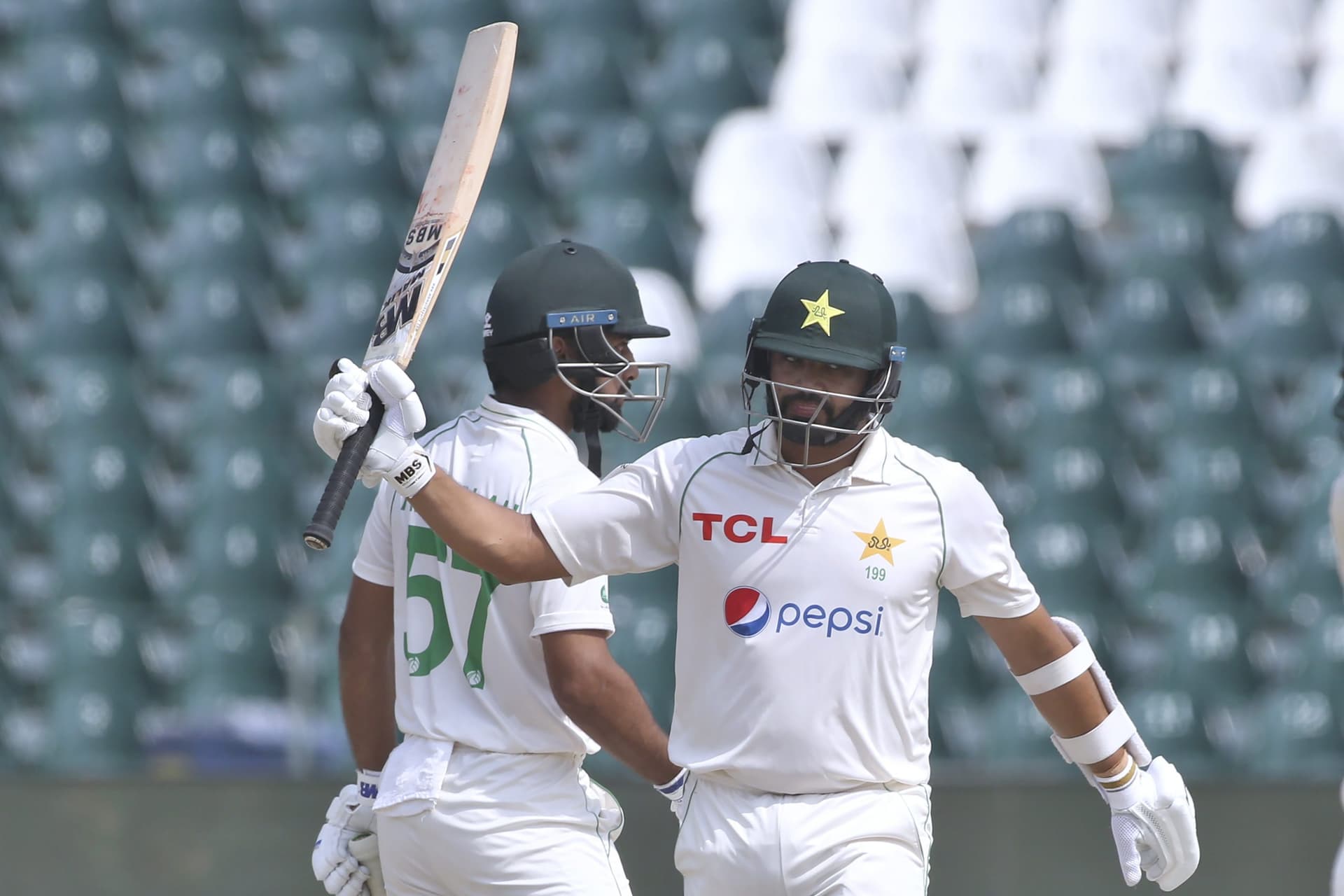 PAK vs AUS: पैट कमिंस ने अपनी ही गेंद पर पकड़ा अजहर अली का शानदार कैच, वीडियो सोशल मीडिया पर वायरल