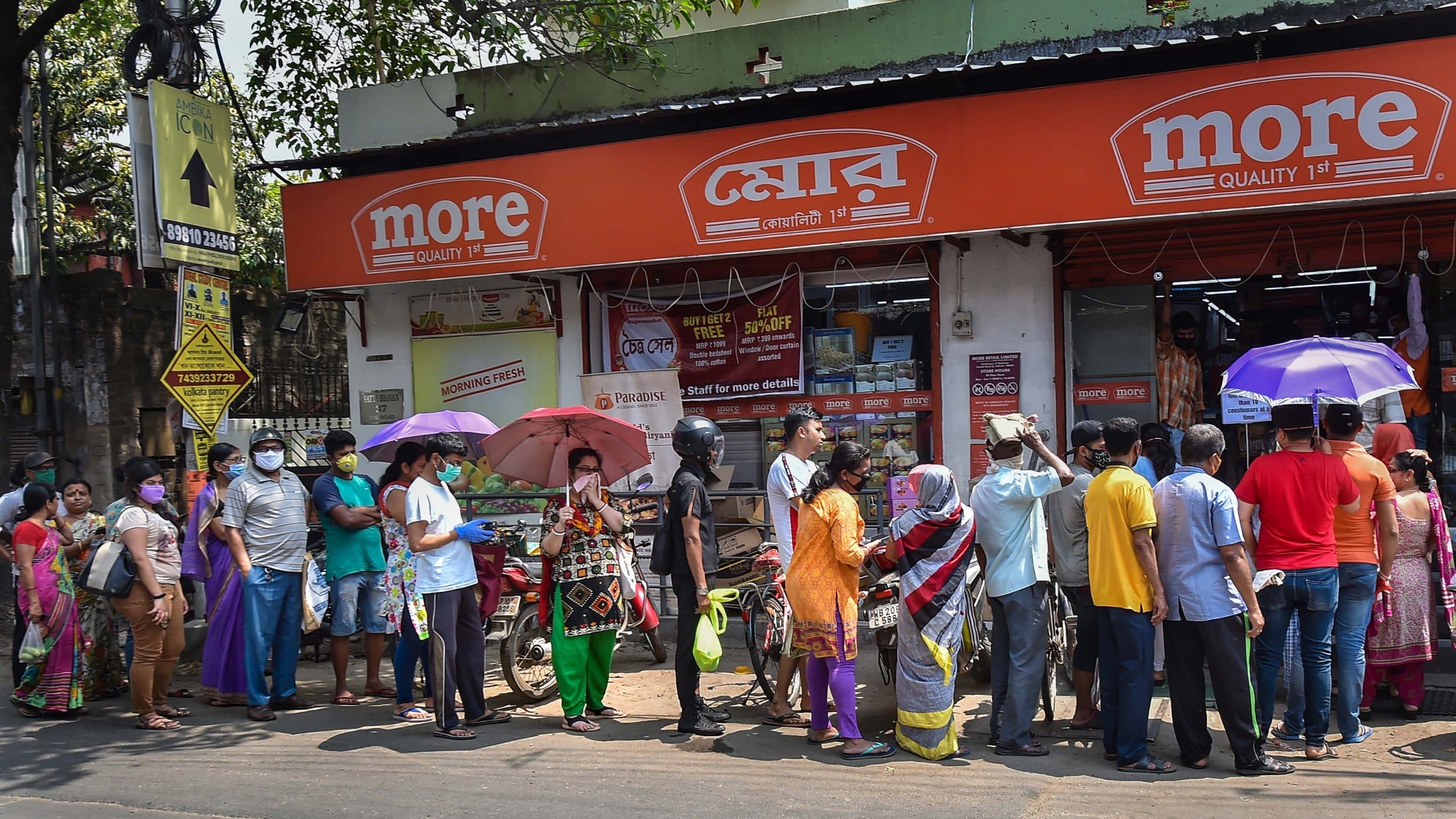 West Bengal Coronavirus Lockdown Day-1 : पश्चिम बंगाल में भ्रम, आतंक के चलते बाजार में अफरा-तफरी