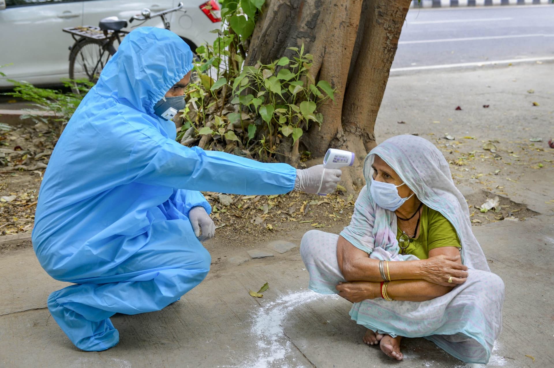 Coronavirus LIVE Updates: केजरीवाल ने की प्लाज़्मा बैंक की शुरुआत, कोविड 19 को लेकर अमित शाह की बैठक आज