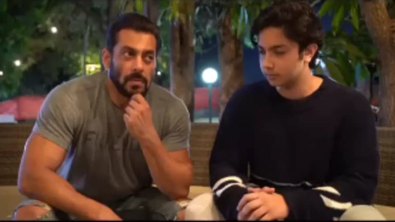 आखिर क्यूं डरे हुए हैं Salman Khan, 3 हफ्तों से भतीजे के साथ यहां फंसे हैं दबंग