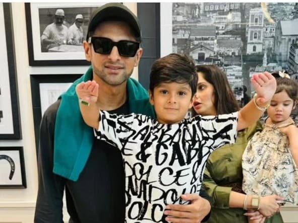 शोएब मलिक संग फिर नजर आई सानिया मिर्जा, ताजा तस्वीर सोशल मीडिया पर मचा रही तहलका!