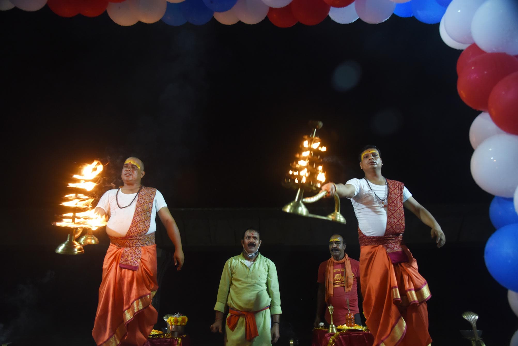 झमाझम बारिश के बीच 17 महीने बाद पटना में शुरू हुई गंगा आरती, नहीं पहुंचे पर्यटन मंत्री