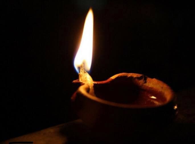 विद्यार्थियों, शिक्षकों व कर्मियों से दीया,  मोमबत्ती व फ्लैश लाइट जलाने का आग्रह