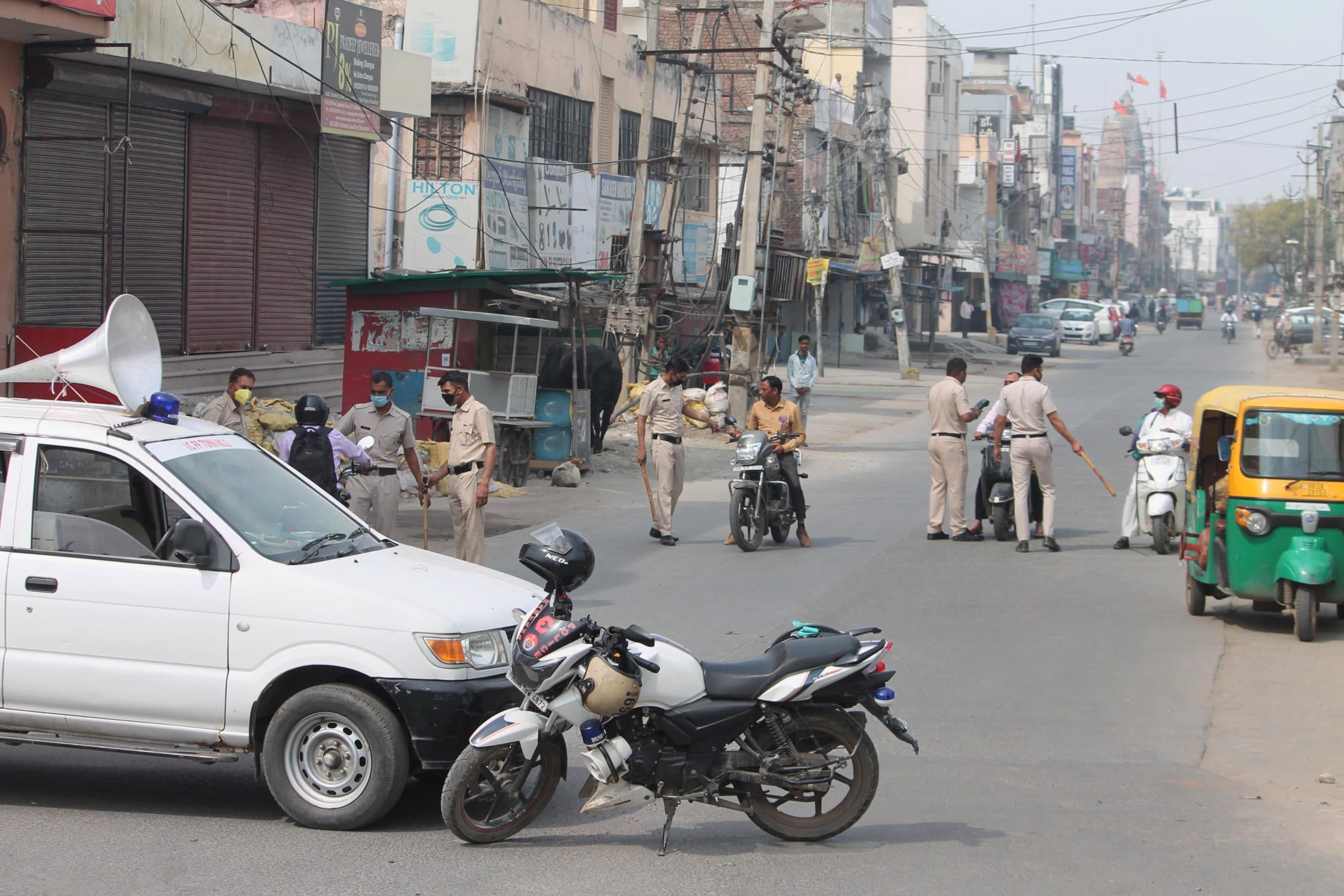 CoronavirusLockdown : केंद्र सरकार ने राज्यों से कहा, जहां जरूरत हो लगा दें कर्फ्यू