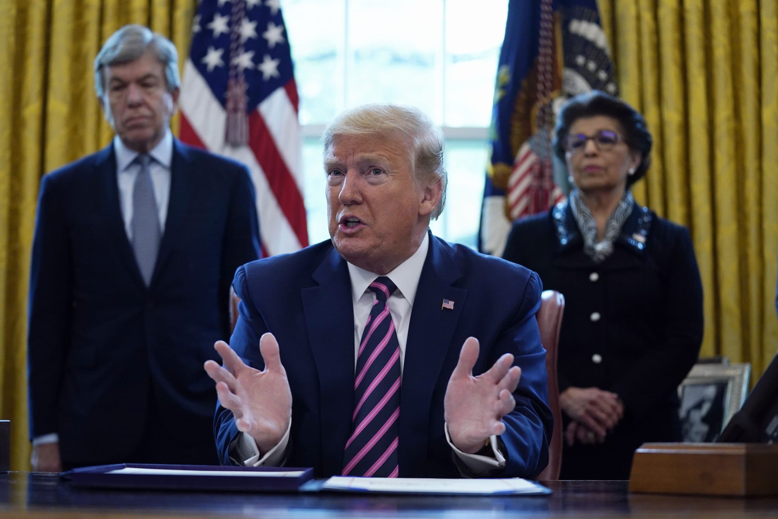 कीटाणुनाशक इंजेक्ट करने वाले बयान पर ट्रंप की गुगली, कहा - 'अरे मैं तो कर रहा था मजाक'