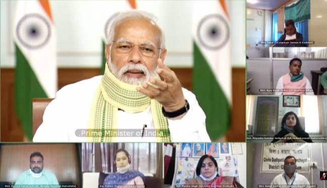 मुखिया अजय यादव से PM मोदी ने की बात, पूछा- दूसरे शहरों में फंसे लोग क्या वापस आना चाहते हैं? मुखिया बोले...