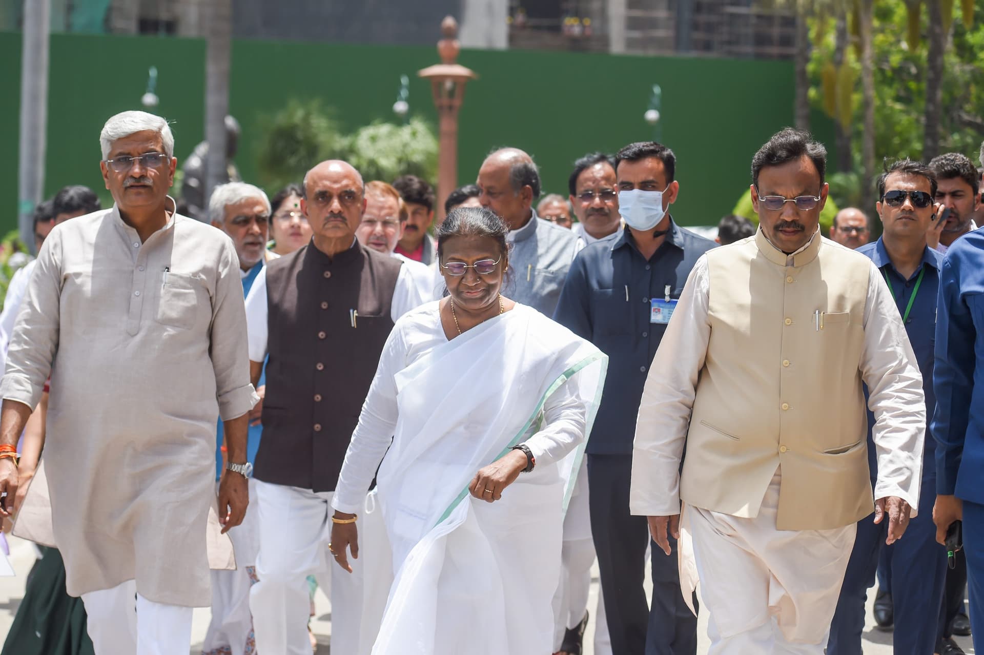 राष्ट्रपति पद की प्रत्याशी Droupadi Murmu ने दाखिल किया नामांकन, पीएम मोदी के साथ ये रहे मौजूद