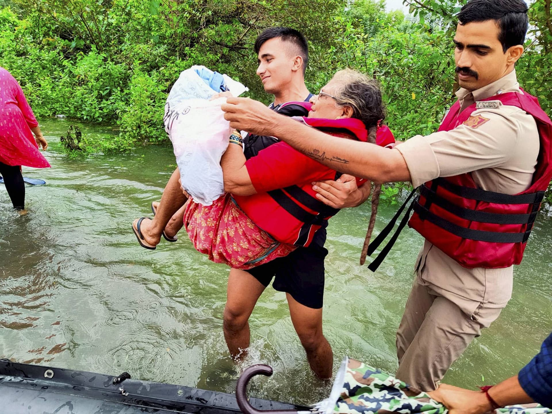 Maharashtra Rain : महाराष्ट्र में भारी बारिश से तबाही, बाढ़ और भूस्खलन से 112 लोगों की मौत, 99 लापता