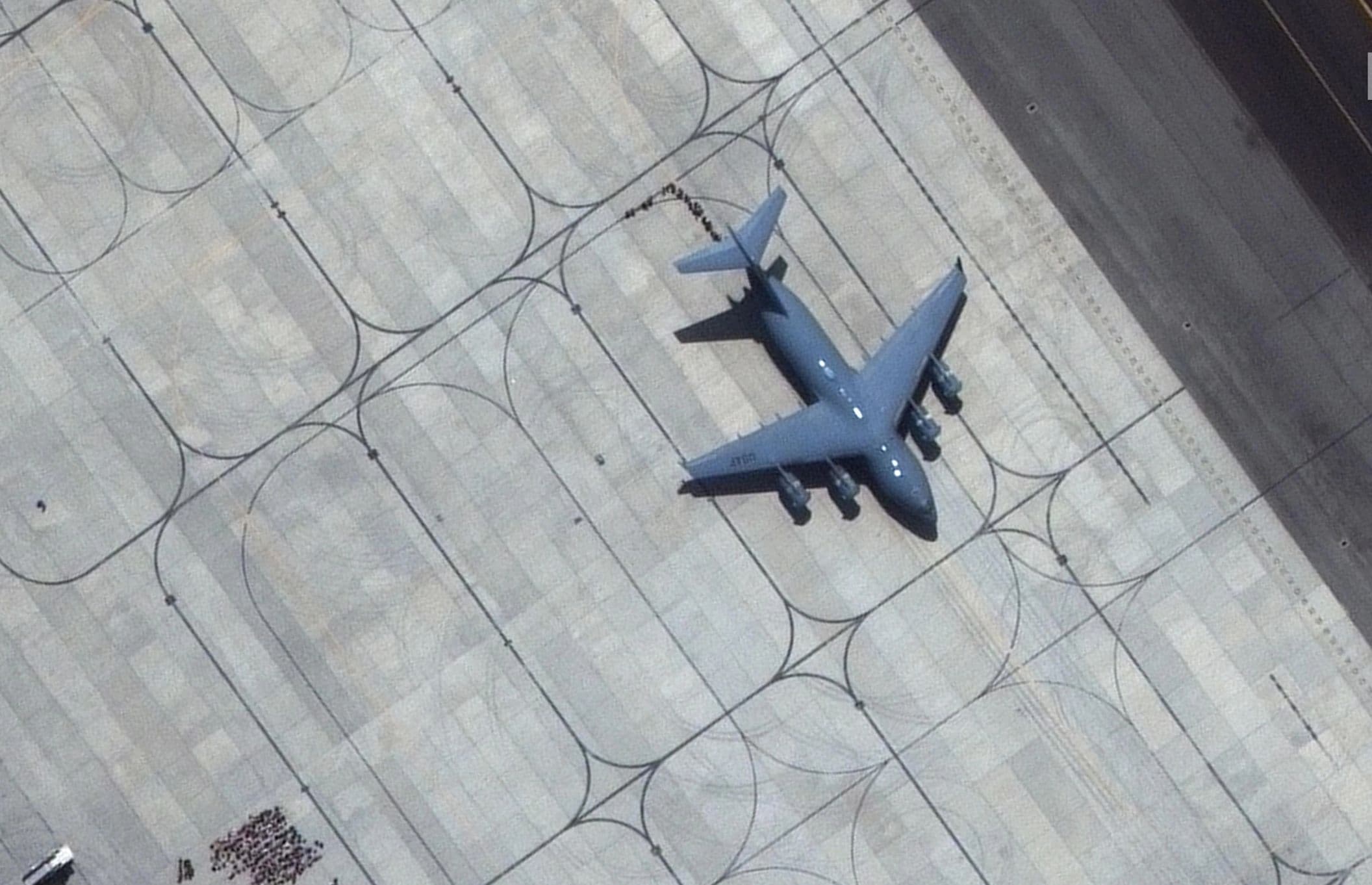 अफगानिस्तान: काबुल में यूक्रेन का प्लेन हाईजैक, अज्ञात लोग ईरान की ओर ले गये जहाज