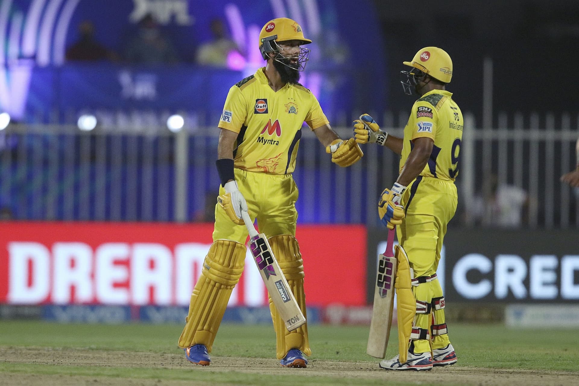 IPL 2021: धोनी की चेन्नई ने विराट की बैंगलोर को चटायी धूल, 6 विकेट से हराकर अंक तालिका में टॉप पर