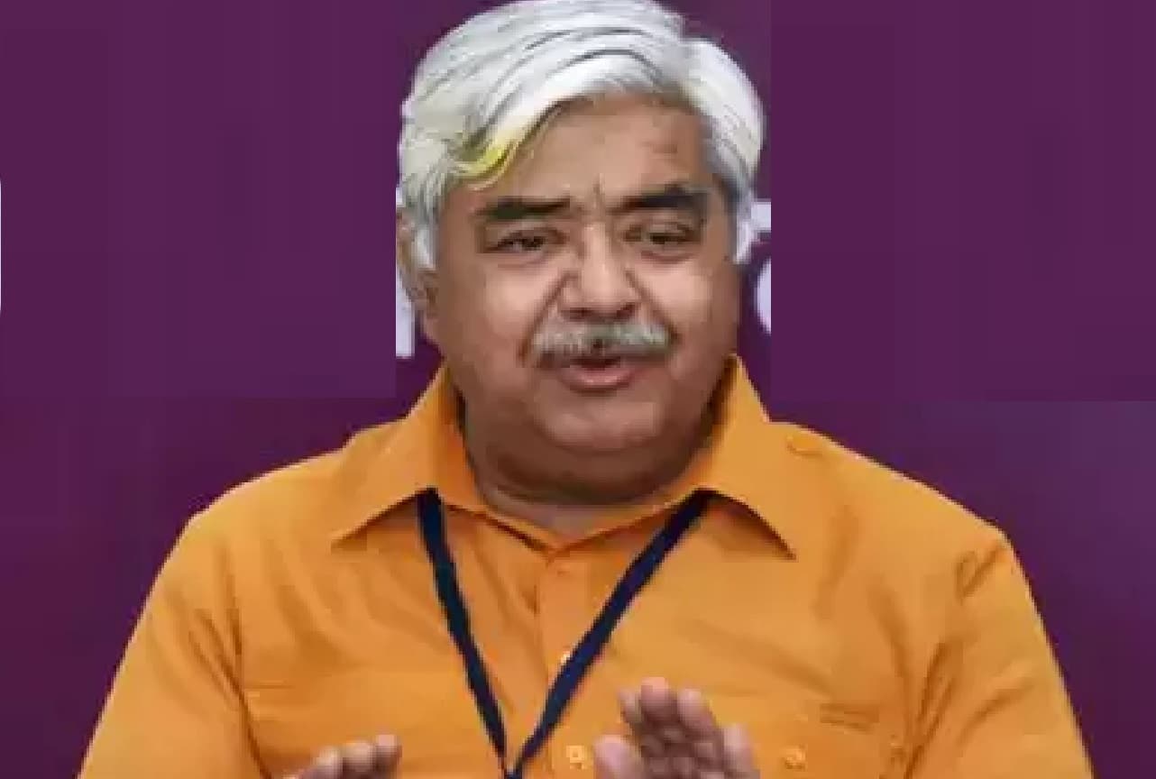 नेपाल: प्रधानमंत्री ओली की अनुपस्थिति में प्रचंड ने बुलाई स्थायी समिति की बैठक