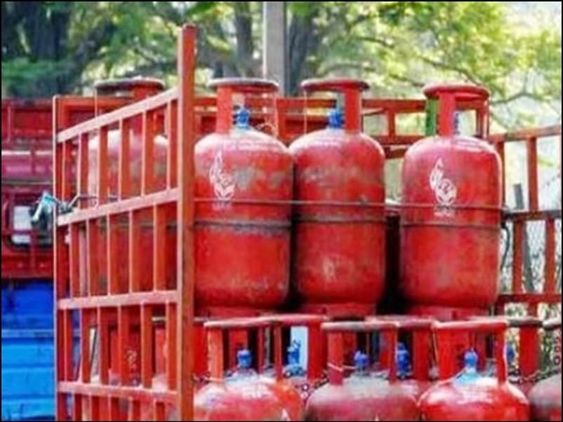 PM Ujjwala Yojana : फ्री गैस सिलेंडर कनेक्शन लेने का यह है आसान तरीका, आपके पास बचे हैं केवल चंद घंटे