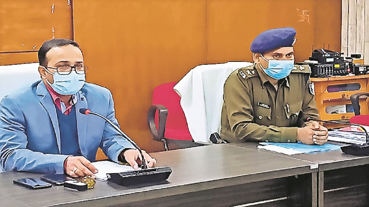 Bihar News: जहरीली शराब ही सारण में 17 लोगों की मौत की वजह, डीएम-एसपी ने पूरे मामले की दी जानकारी