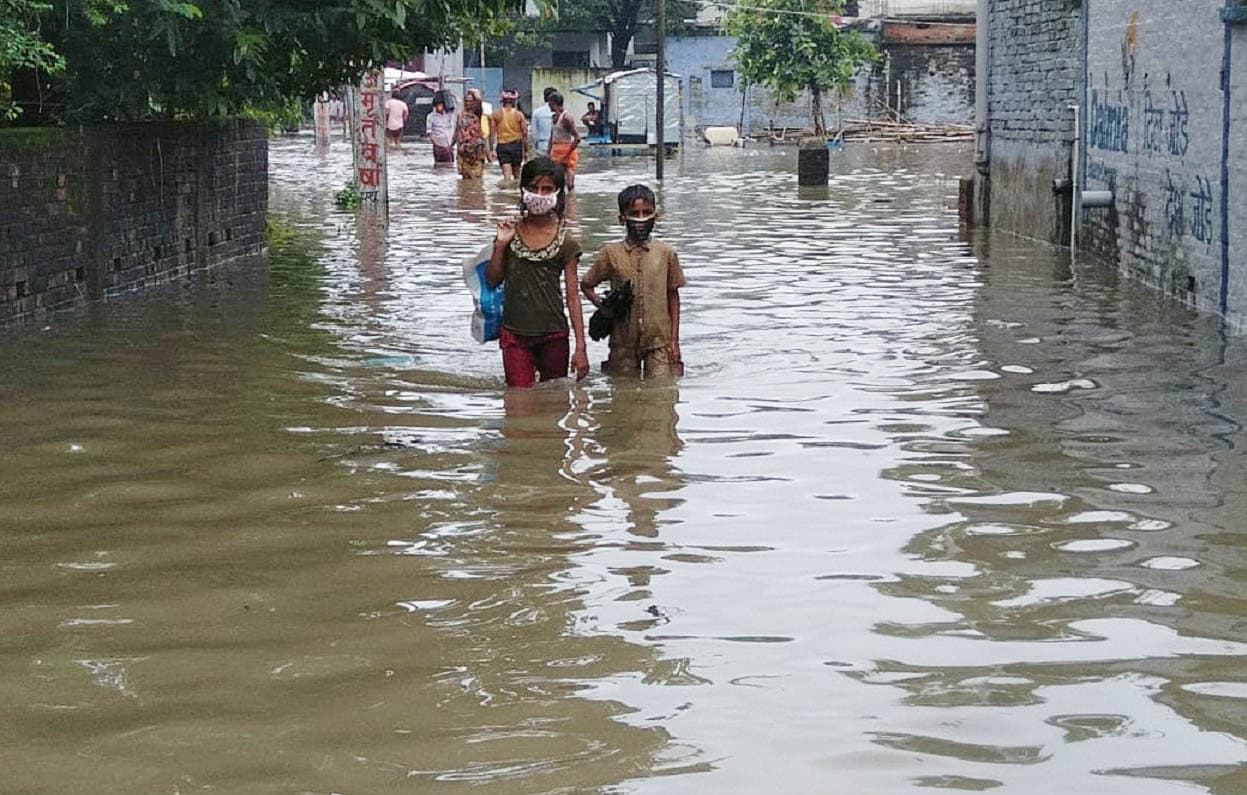 पूरे देशभर में बाढ़ की स्थिति, जानिए कैसे बारिश का पानी हमारे लिए बन सकता है वरदान
