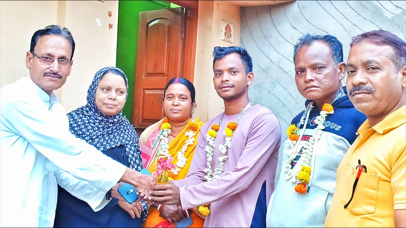धनबाद : मजदूर के बेटे का अमेरिका में पीएचडी के लिए चयन, इलिनिओस यूनिवर्सिटी ऑफ शिकागो में करेगा शोध धनबाद : मजदूर के बेटे का अमेरिका में पीएचडी के लिए चयन, इलिनिओस यूनिवर्सिटी ऑफ शिकागो में करेगा शोध