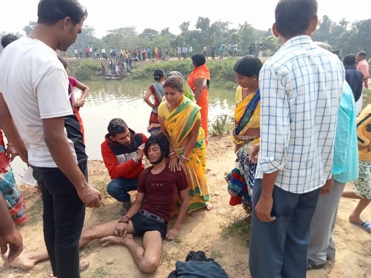 धनबाद : तालाब में नहाने गये बीटेक के छात्र की डूबने से हुई मौत, मौसेरा भाई गंभीर