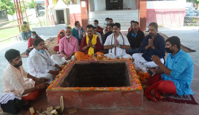 जस्टिस फॉर सुशांत के लिए राजवीनगर में महायज्ञ, शादी का वीडियो साझा कर बहन ने किया भाई को याद