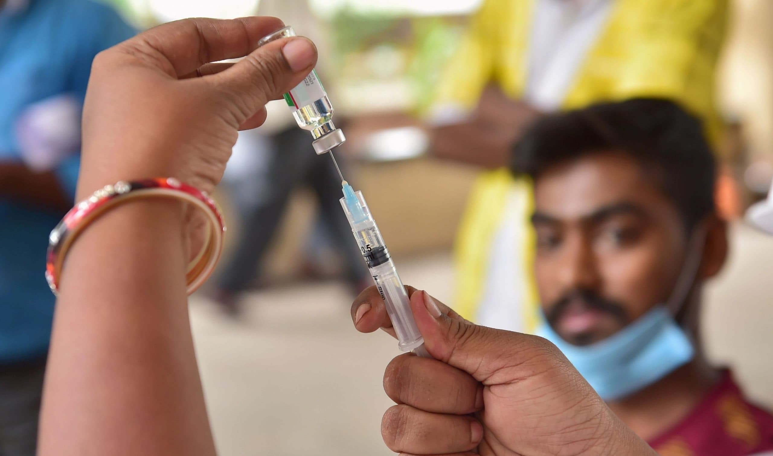 ऐसे हारेगा कोरोना?, बंगाल में वैक्सीन तो छोड़िए सिरिंज की भी किल्लत, 20 लाख की तुरंत जरुरत