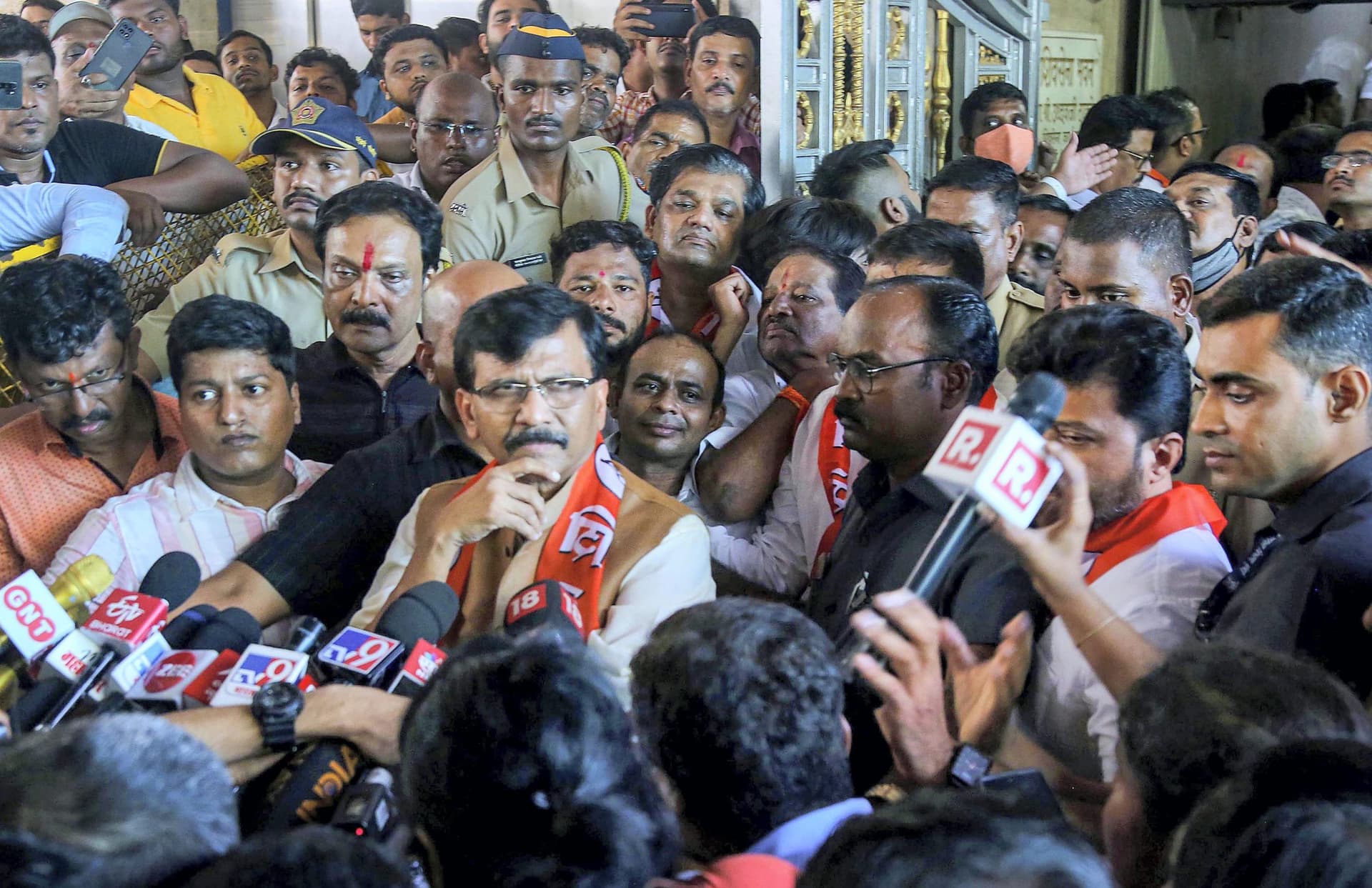 Maharashtra Crisis: शिवसेना के 15 बागी विधायकों को सीआरपीएफ कवर के साथ वाई+ श्रेणी की सुरक्षा मिली