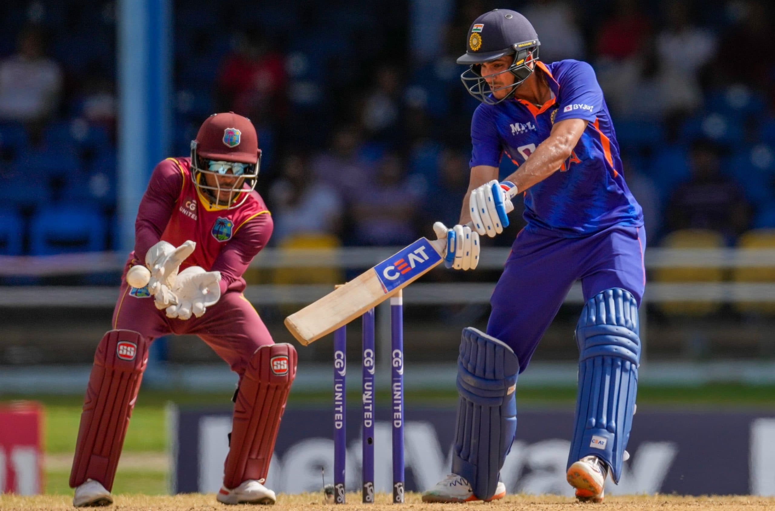 WI vs IND: शुभमन गिल ने खेला अनोखा शॉट, काइल मेयर्स की गेंद पर उन्हीं को थमा दिया कैच