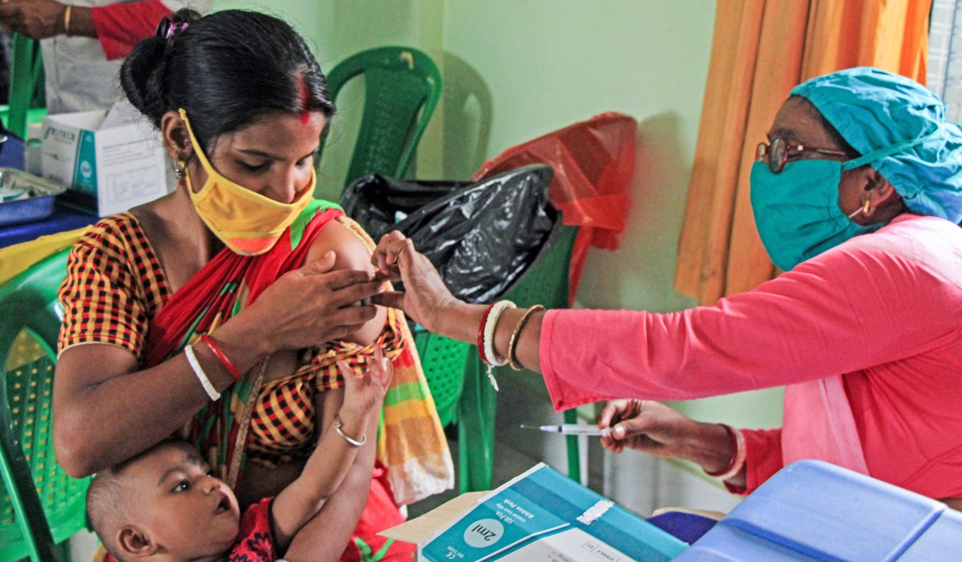 Coronavirus: कोरोना ने फिर पकड़ी रफ्तार, 24 घंटों में आये डरानेवाले आंकड़े, दिल्ली-मुंबई में भी बढ़े मरीज