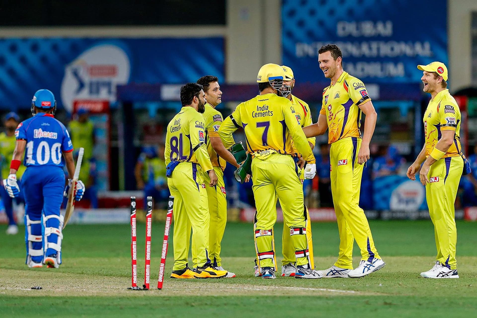 IPL 2020: हैदराबाद के खिलाफ धौनी से पहले जाधव को भेजने के सवाल पर भड़के फ्लेमिंग