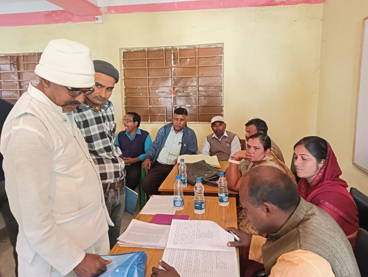 गिरिडीह : पांच विद्यालय के शिक्षकों पर लापरवाही बरतने का आरोप, प्रखंड स्तरीय जनसुनवाई में उजागर हुआ मामला