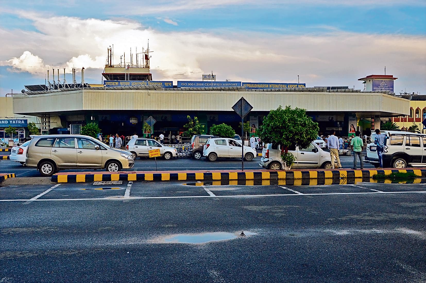 पटना एयरपोर्ट पर हर दो-तीन मिनट में उतर सकेंगे विमान, दिसंबर तक पूरा होगा पैरेलल टैक्सी ट्रैक का निर्माण