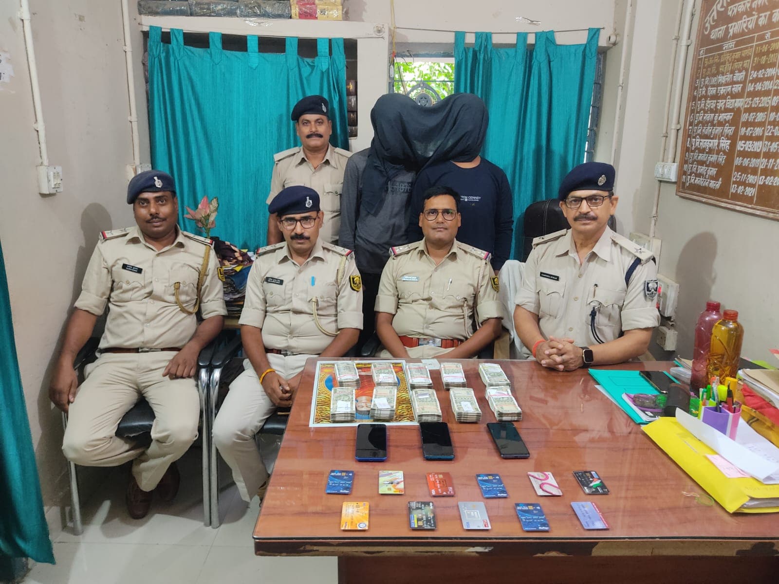 प्रतियोगी परीक्षा की तैयारी के लिए पटना में लिया था लॉज, करने लगा साइबर ठगी, चार गिरफ्तार