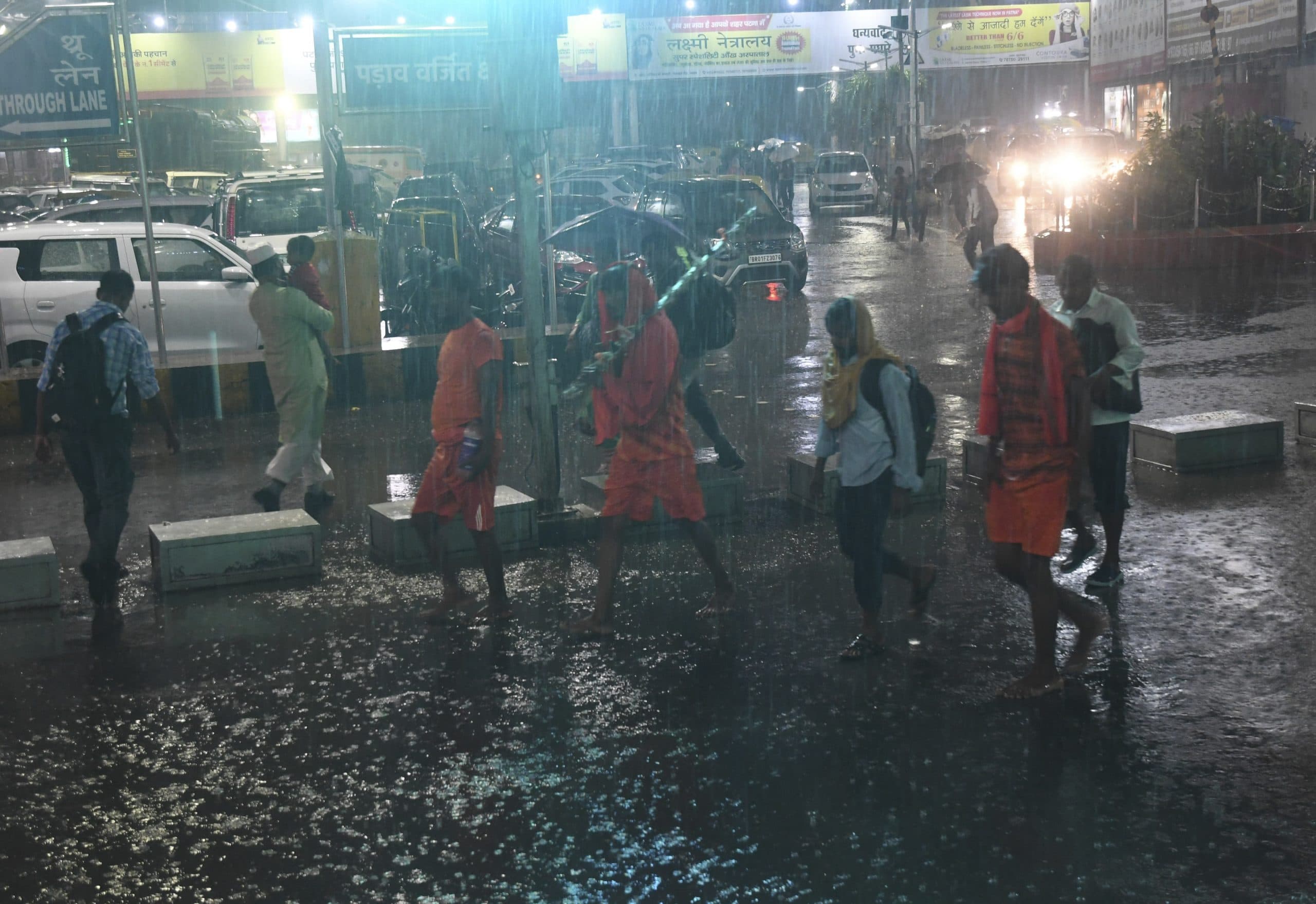 Bihar Weather: बिहार में पटना से पूर्णिया तक झमाझम बारिश, जानें आने वाले दिनों में कैसा रहेगा मौसम