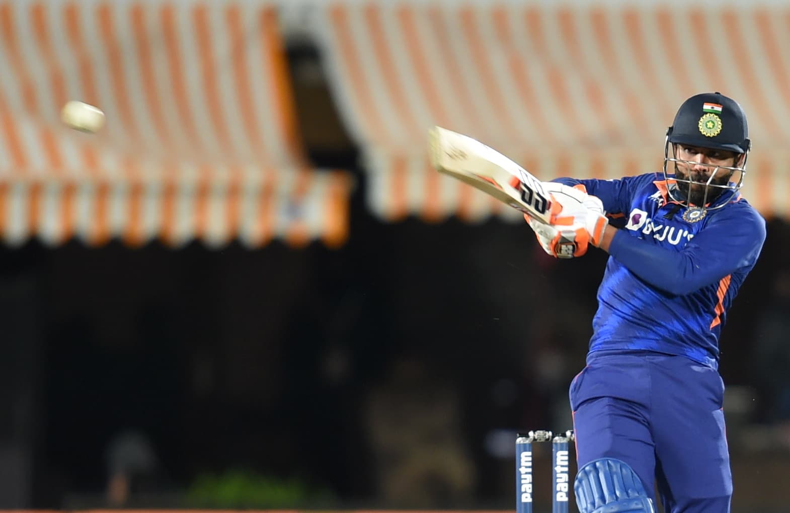 IND vs SL: जडेजा ने बल्ले से यूं लिया 'बदला', बॉलिंग में लुटा दिये थे 37 रन