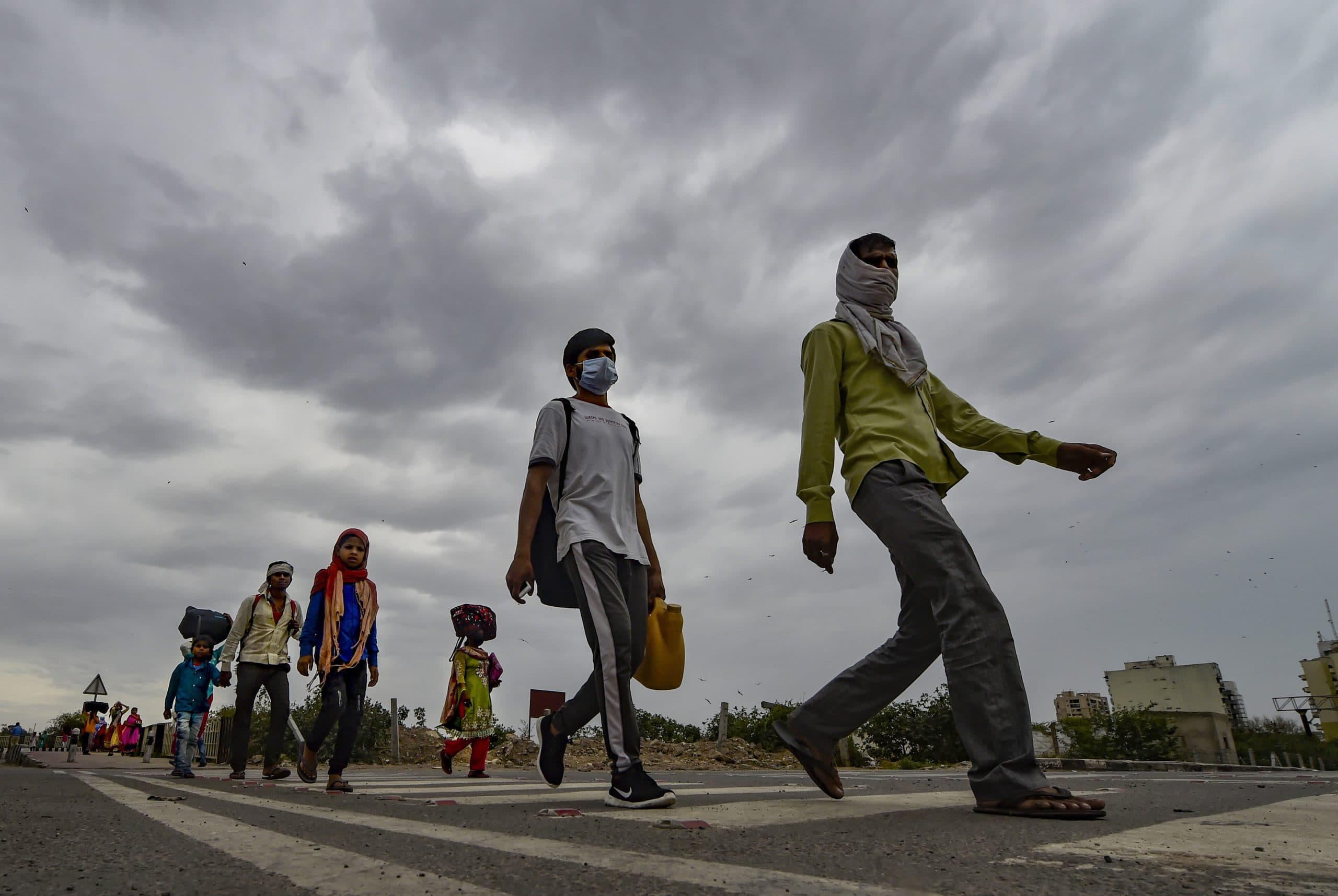 Weather Forecast Latest Update : दिल्ली में बारिश के बाद तापमान में गिरावट