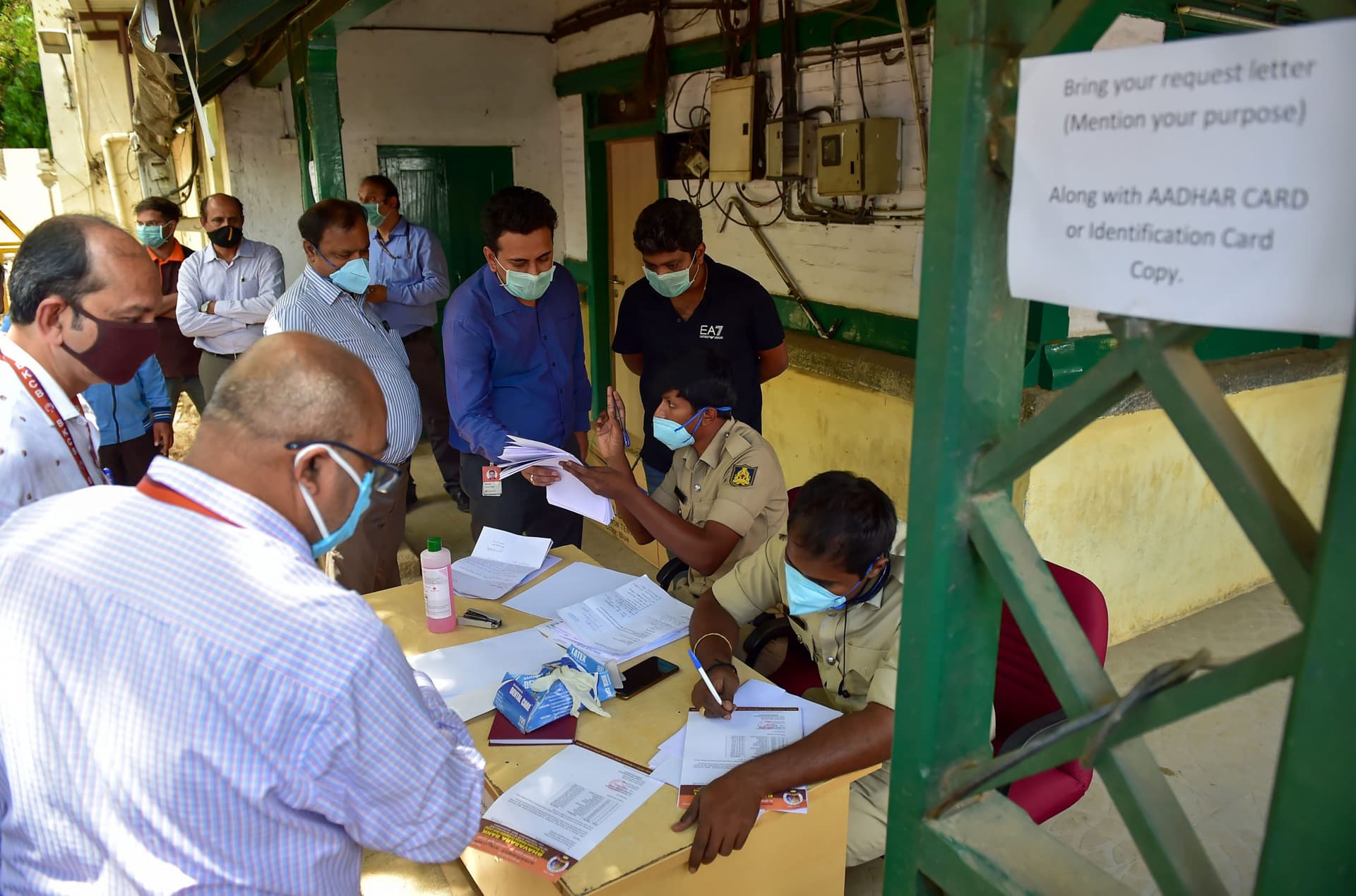 Coronavirus Outbreak: देश में दो तिहाई कर्मचारियों को अप्रैल में मिलेगा 25 प्रतिशत अतिरिक्त वेतन