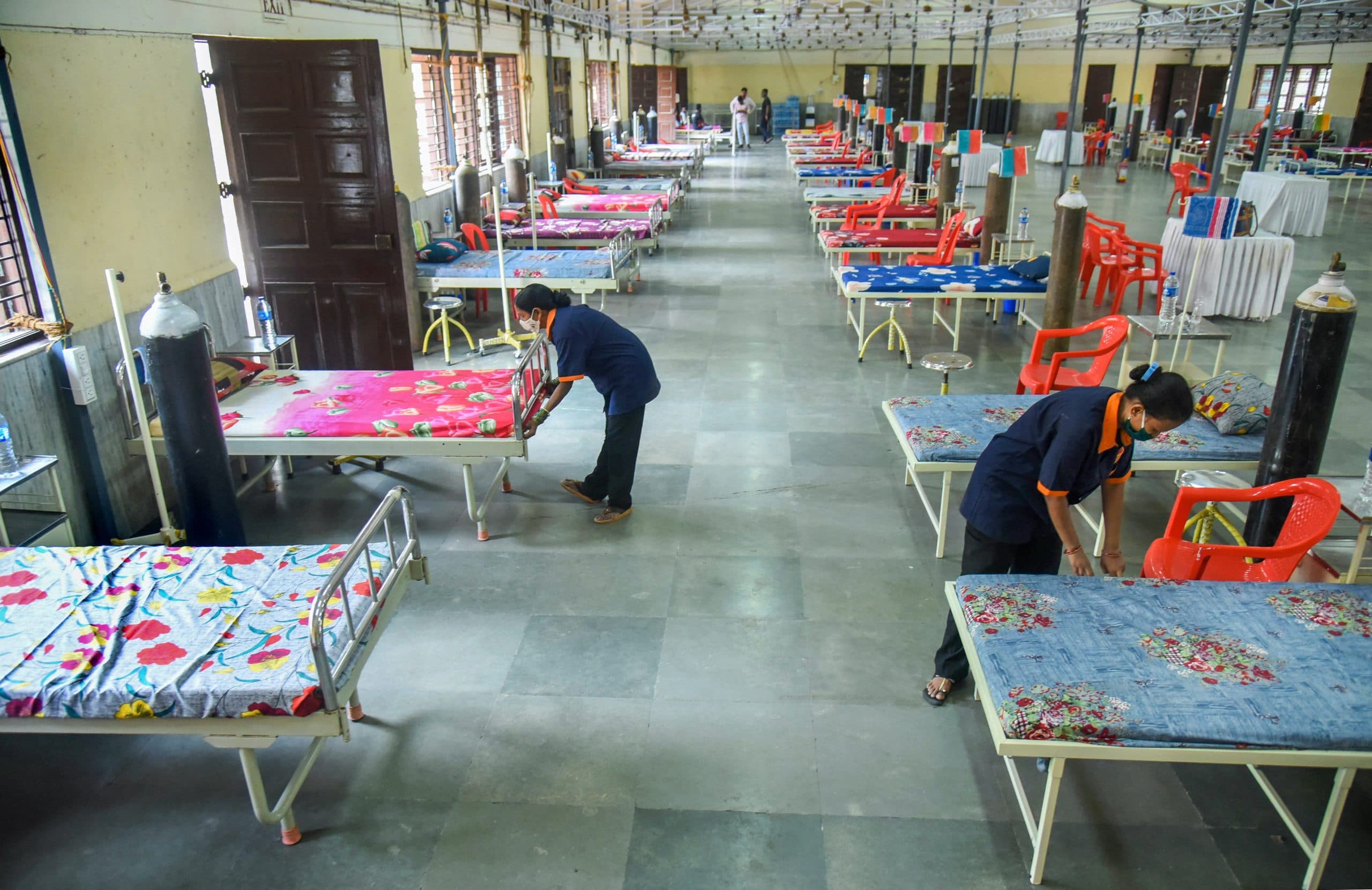 एक व्यक्ति 30 दिन में 400 से ज्यादा लोगों को कर सकता है संक्रमित, घर के अंदर भी पहनें मास्क : केंद्र सरकार