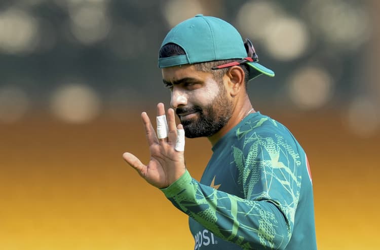 World Cup 2023: पाकिस्तान क्रिकेट में भूचाल, बाबर आजम की व्हाट्सएप चैट लीक, PCB का आया जवाब