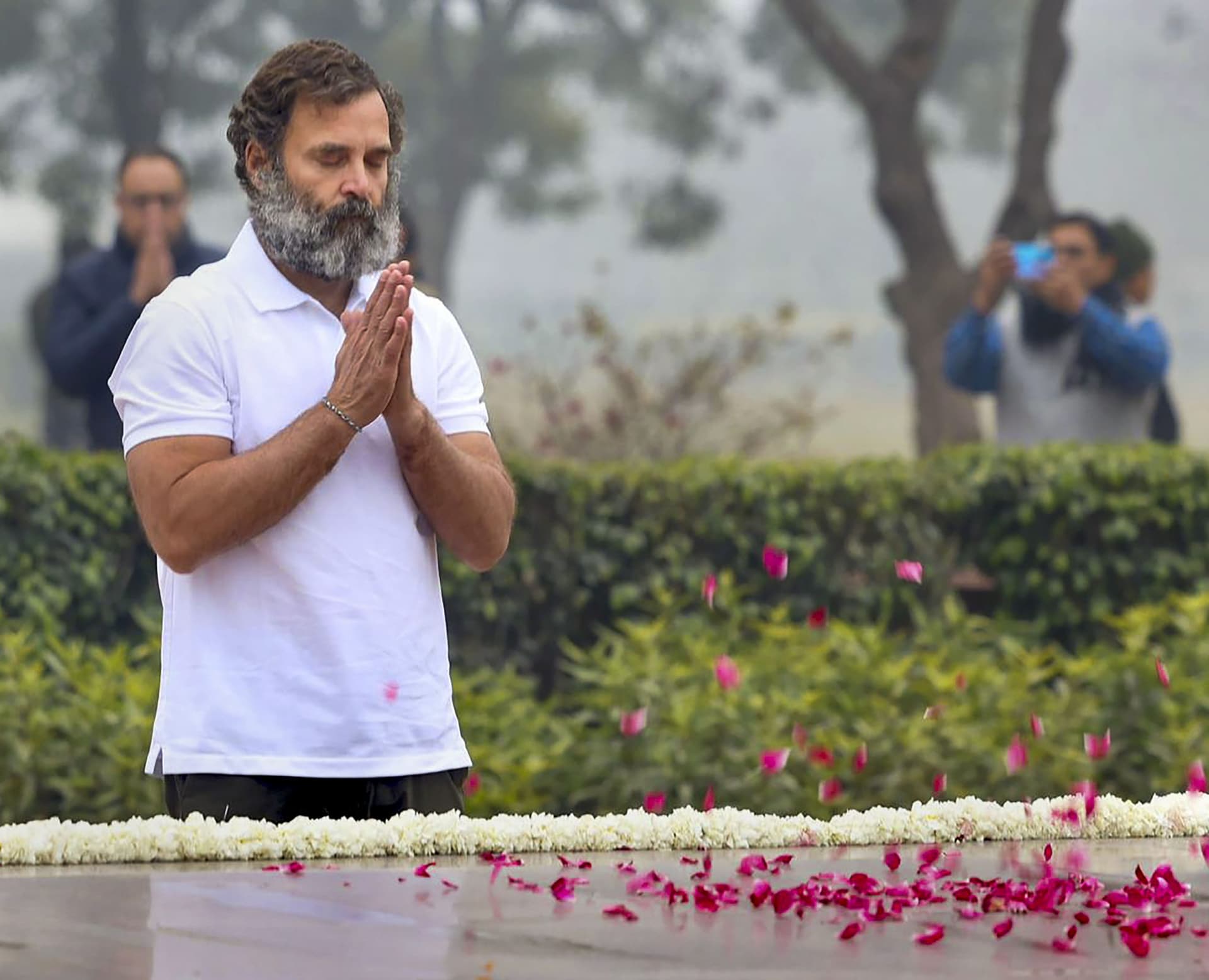 फिटनेस है राज या फिर सियासी संदेश! 6 डिग्री सेल्सियस में राहुल गांधी नजर आये केवल टी-शर्ट में