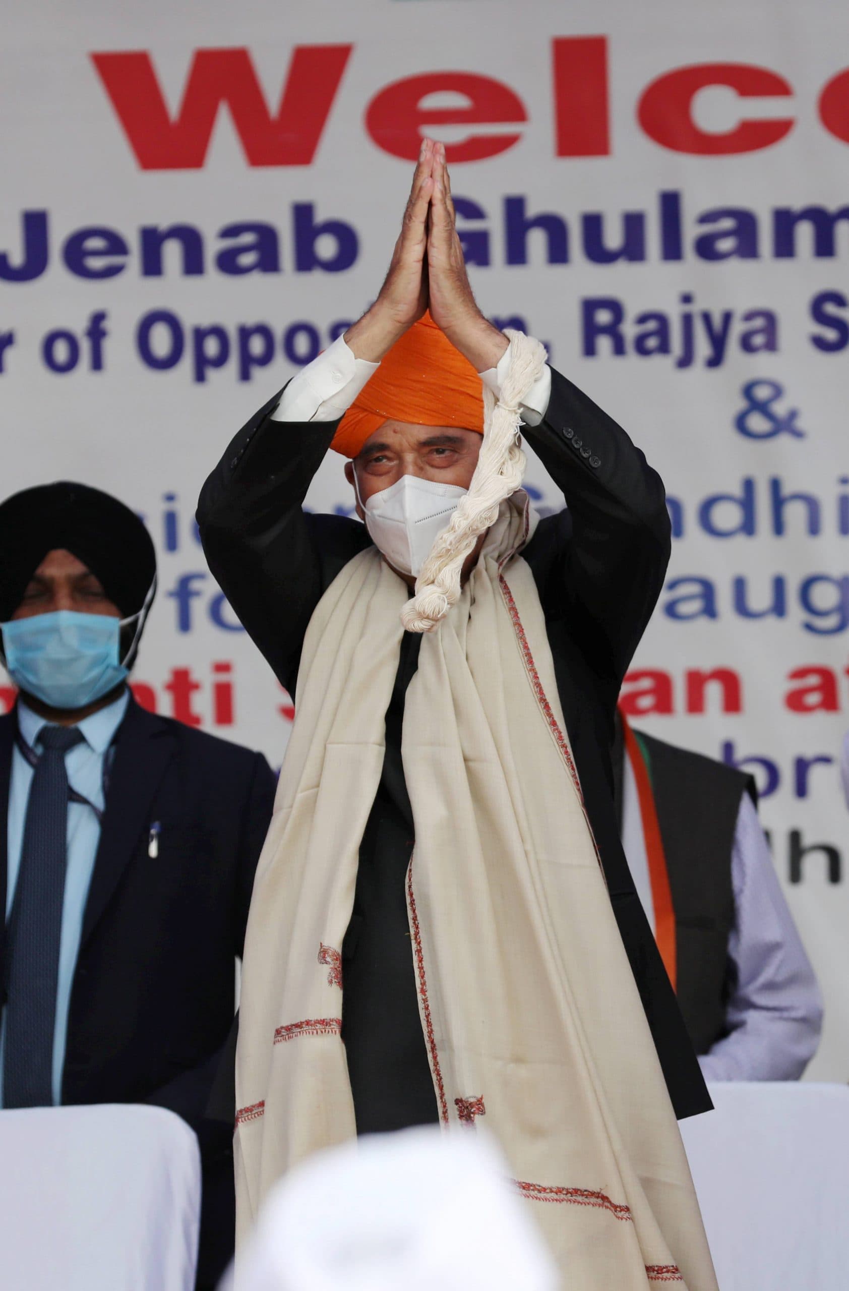 Ghulam Nabi Azad News : 'पहले केसरिया पगड़ी, अब पीएम मोदी की तारीफ', आखिर क्या चल रहा है कांग्रेस नेता गुलाम नबी आजाद के मन में