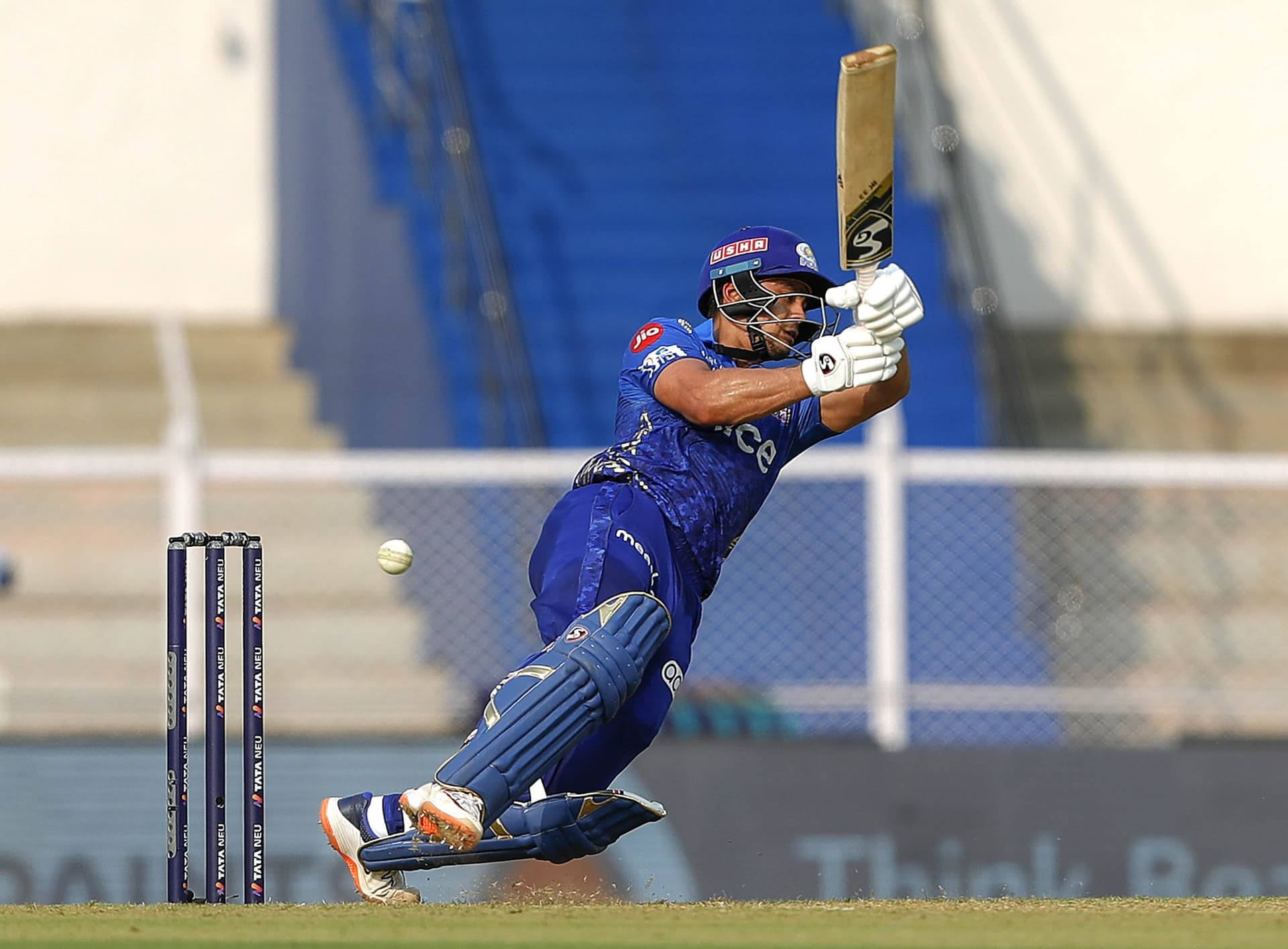 IPL 2022: ईशान किशन पर मुंबई इंडियंस ने ऐसे ही नहीं खेला दांव, पहले मैच में ही दिखाया अपना कमाल IPL 2022: ईशान किशन पर मुंबई इंडियंस ने ऐसे ही नहीं खेला दांव, पहले मैच में ही दिखाया अपना कमाल