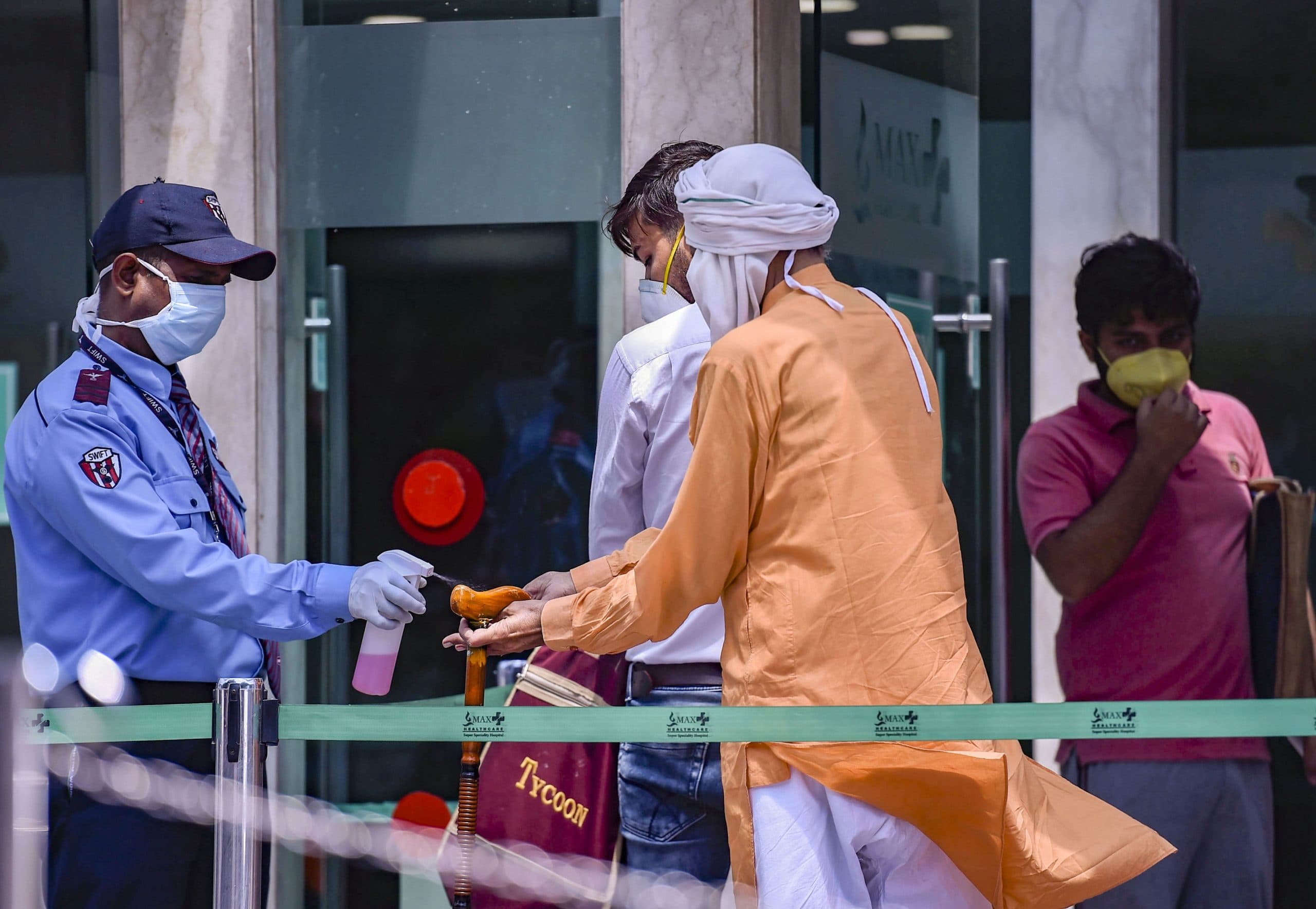 शाहीन बाग बना कोरोना का नया हॉटस्पॉट, दिल्ली में ऐसे बढ़ रहा है COVID-19