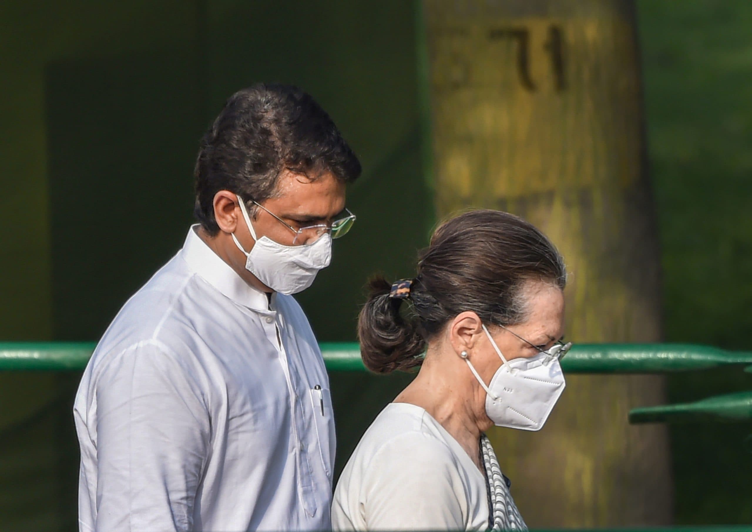 Sonia Gandhi Corona Positive: कांग्रेस अध्यक्ष सोनिया गांधी कोविड पॉजिटिव, हल्के बुखार के लक्षण