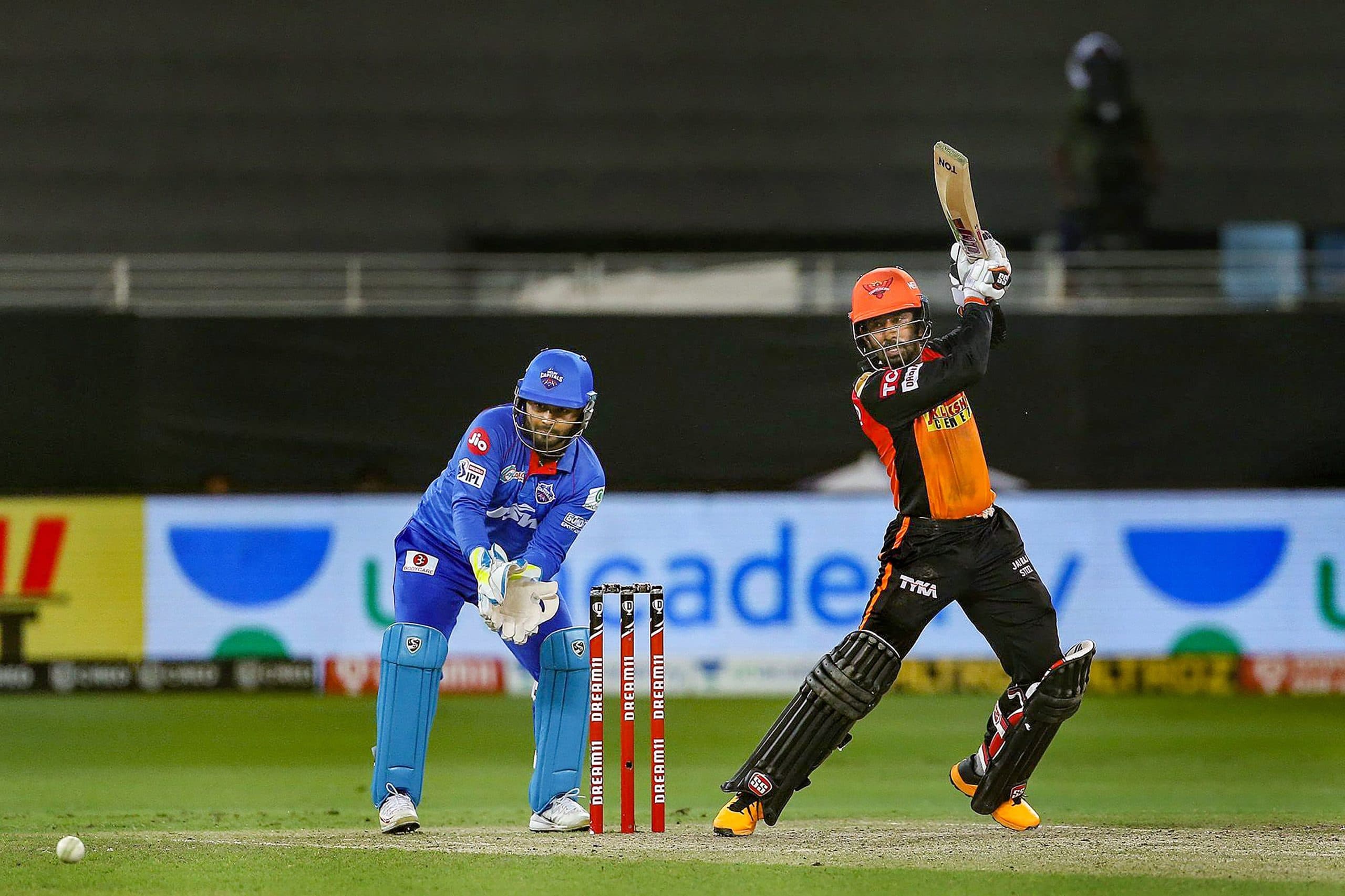 IPL 2020 Qualifier 2 : दिल्ली पर हैदराबाद का पलड़ा भारी, कल तय होगा फाइनल में मुंबई के खिलाफ कौन ?